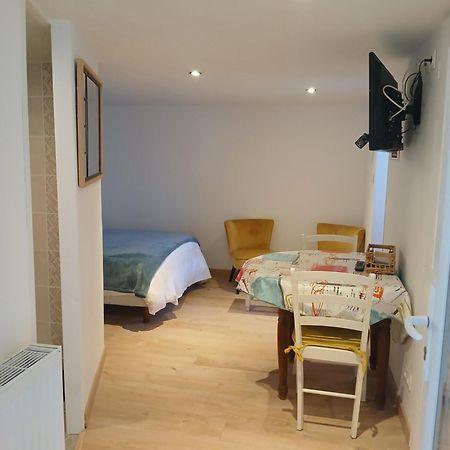 Ferienwohnung Le Lys Saintes Exterior foto