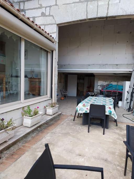 Ferienwohnung Le Lys Saintes Exterior foto